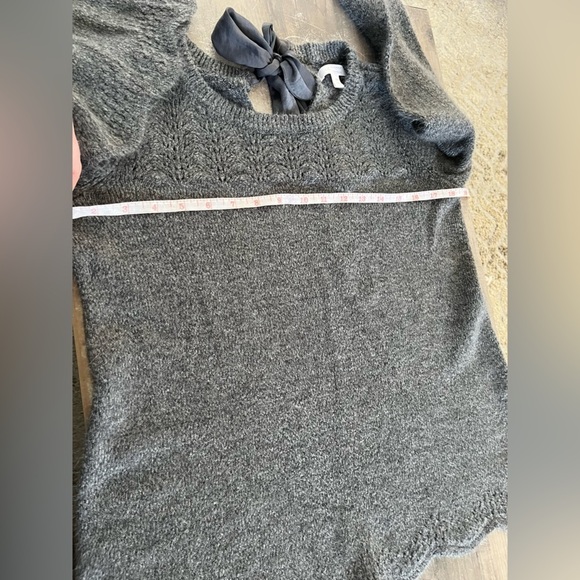 Lauren Conrad Long Bell Sleeve Grey Scoop Neck Sweater Medium - Picture 7 of 9